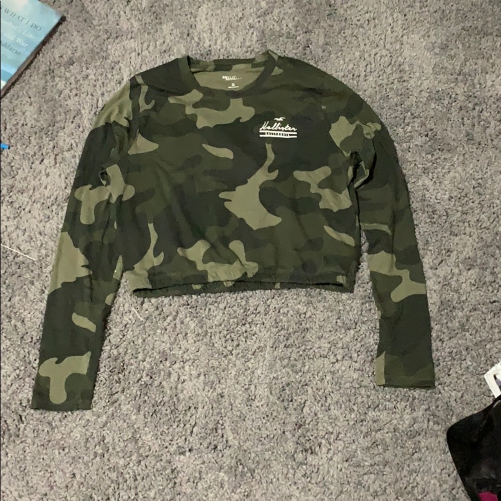 Hollister cropped camo top
